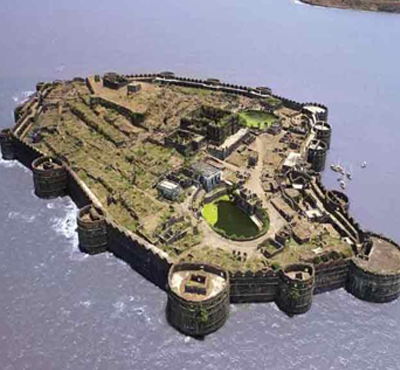 This is an incredible fort built on 22 acre land by Shivaji Maharaj inside the sea and